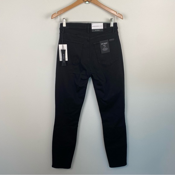 7 For All Mankind
The High-waist ankle Skinny Slim Illusion luxe Jeans - Picture 8 of 8
